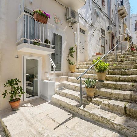 Stairway With Jacuzzi By Wonderful Italy Apartment Ostuni Ngoại thất bức ảnh