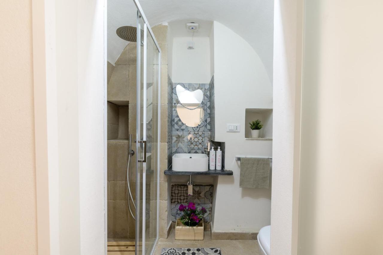 Stairway With Jacuzzi By Wonderful Italy Apartment Ostuni Ngoại thất bức ảnh