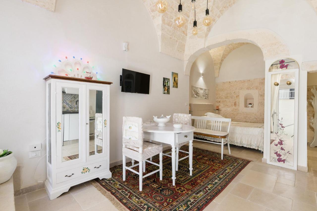 Stairway With Jacuzzi By Wonderful Italy Apartment Ostuni Ngoại thất bức ảnh